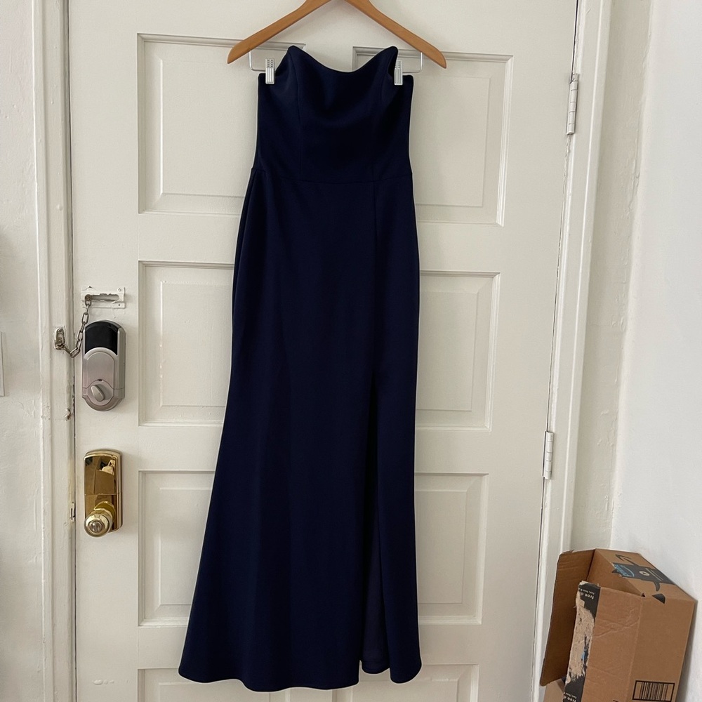 Aqua formal navy strapless gown, size 4